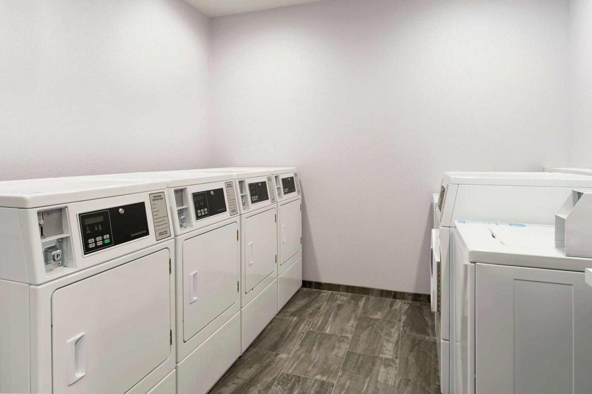 Home2 Suites By Hilton Norfolk Airport Экстерьер фото